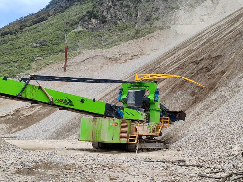 斗轮挖掘机挖石子